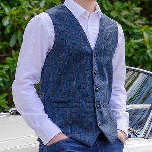 Mucros 100% wool vest